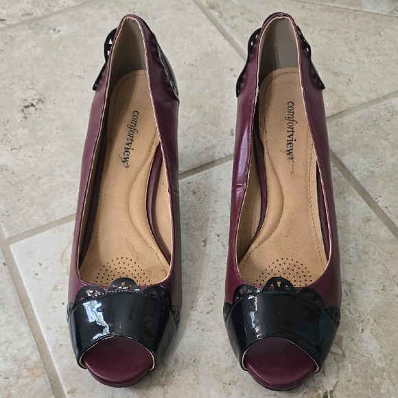 Comfortview Women's Maroon and Black Peep Toe Heels - Picture 1 of 4